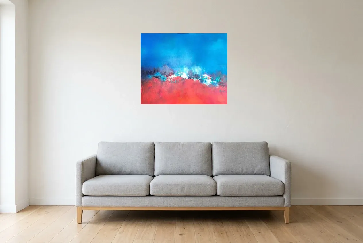 Tableau Abstrait Bleu 157 “Fusion”, peinture originale à l'huile par Régine Gardan, 73 × 60 cm, tableau bleu accroché dans un salon