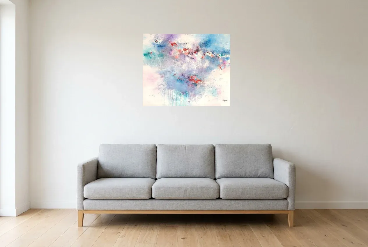 Tableau Abstrait Bleu 159 “Pureté”, peinture originale à l'huile par Régine Gardan, 73 × 60 cm, tableau bleu accroché dans un salon