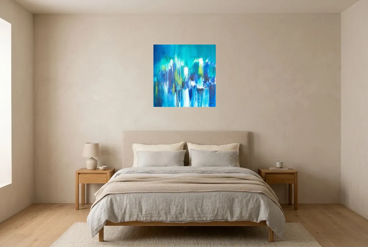Tableau Abstrait Bleu 163 ” Ère glaciaire”, peinture originale à l'huile par Régine Gardan, 60 × 60 cm, tableau bleu accroché dans une chambre