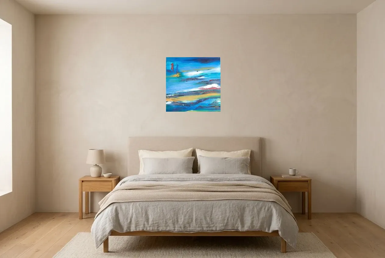 Tableau Abstrait Bleu 206 “Nouveau Départ”, peinture originale à l'huile par Régine Gardan, 50 × 50 cm, tableau bleu accroché dans une chambre