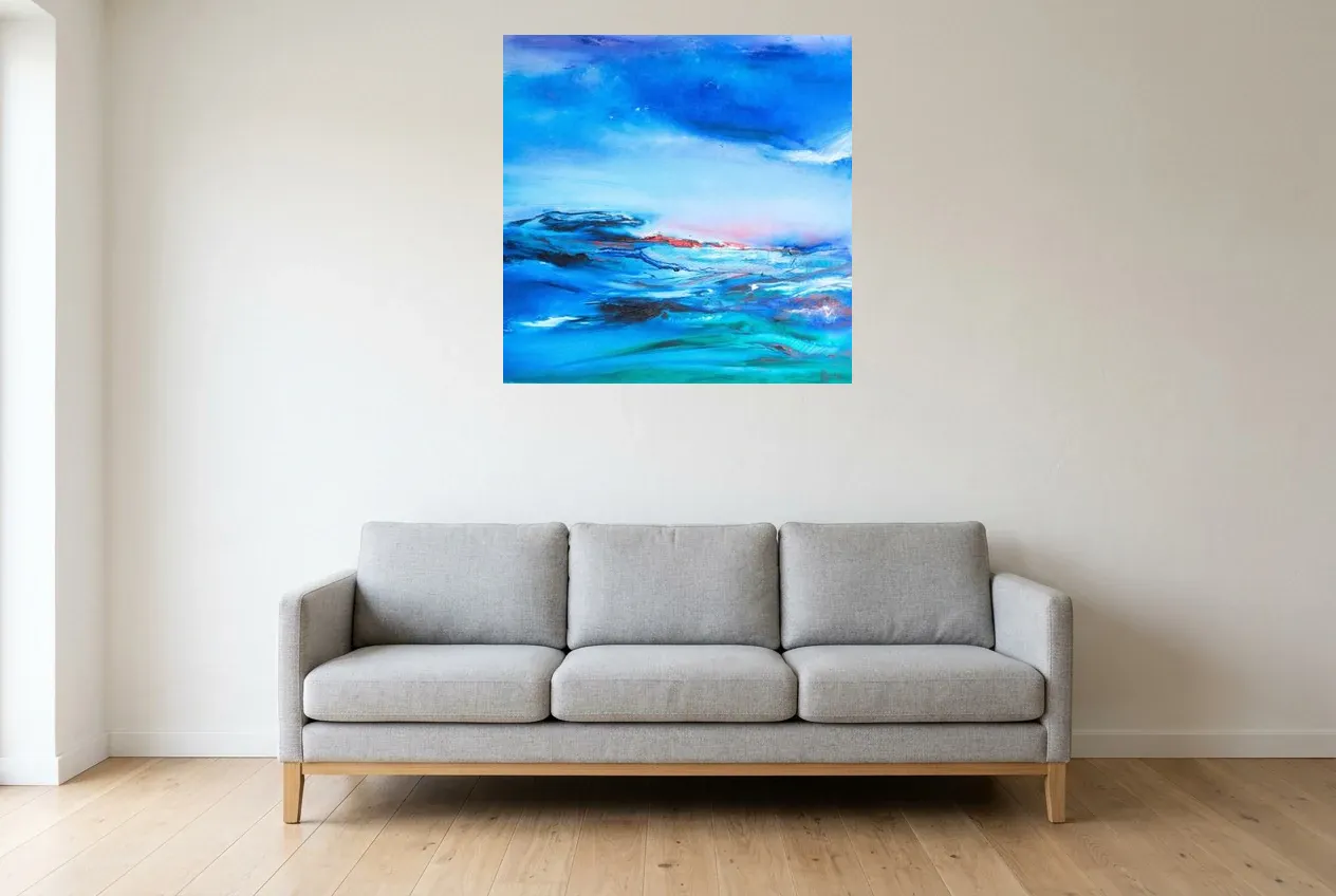Tableau Abstrait Bleu 241 “Éclairci”, peinture originale à l'huile par Régine Gardan, 80 × 80 cm, tableau bleu accroché dans un salon