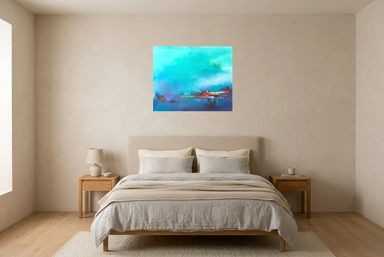 Tableau Abstrait Bleu 86 “Mirage Brumeux”, peinture originale à l'huile par Régine Gardan, 73 × 60 cm, tableau bleu accroché dans une chambre