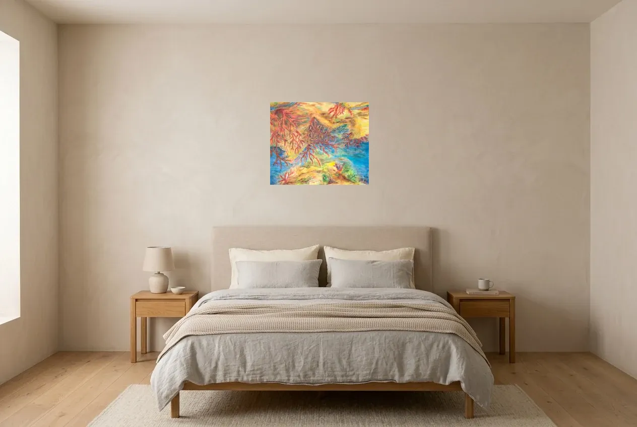 Tableau Abstrait Jaune 181 “Grande Barrière De Corail”, peinture originale à l'huile par Régine Gardan, 55 × 46 cm, tableau jaune accroché dans une chambre
