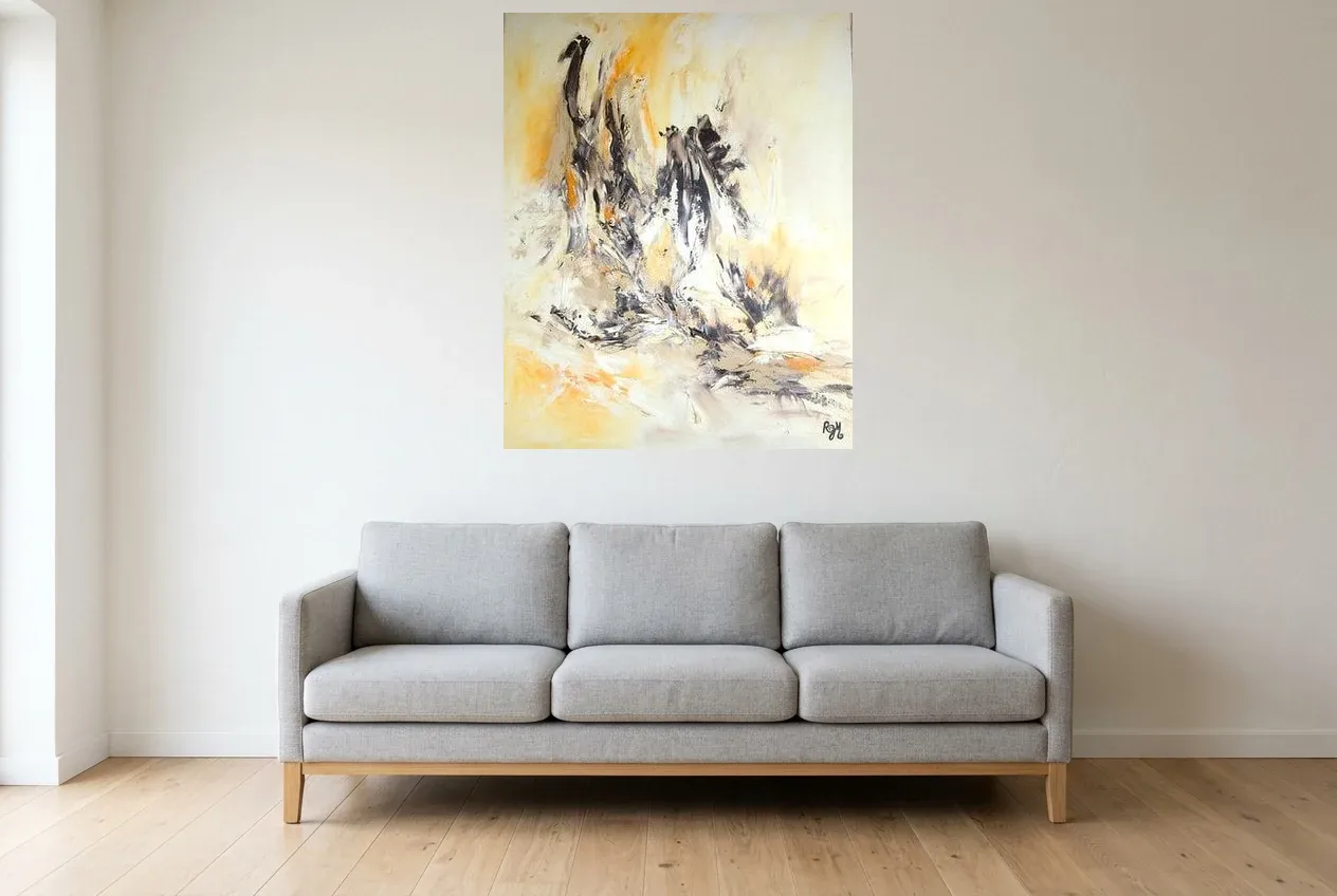 Tableau Abstrait Jaune 197 “Incarnation”, peinture originale à l'huile par Régine Gardan, 80 × 100 cm, tableau jaune accroché dans un salon