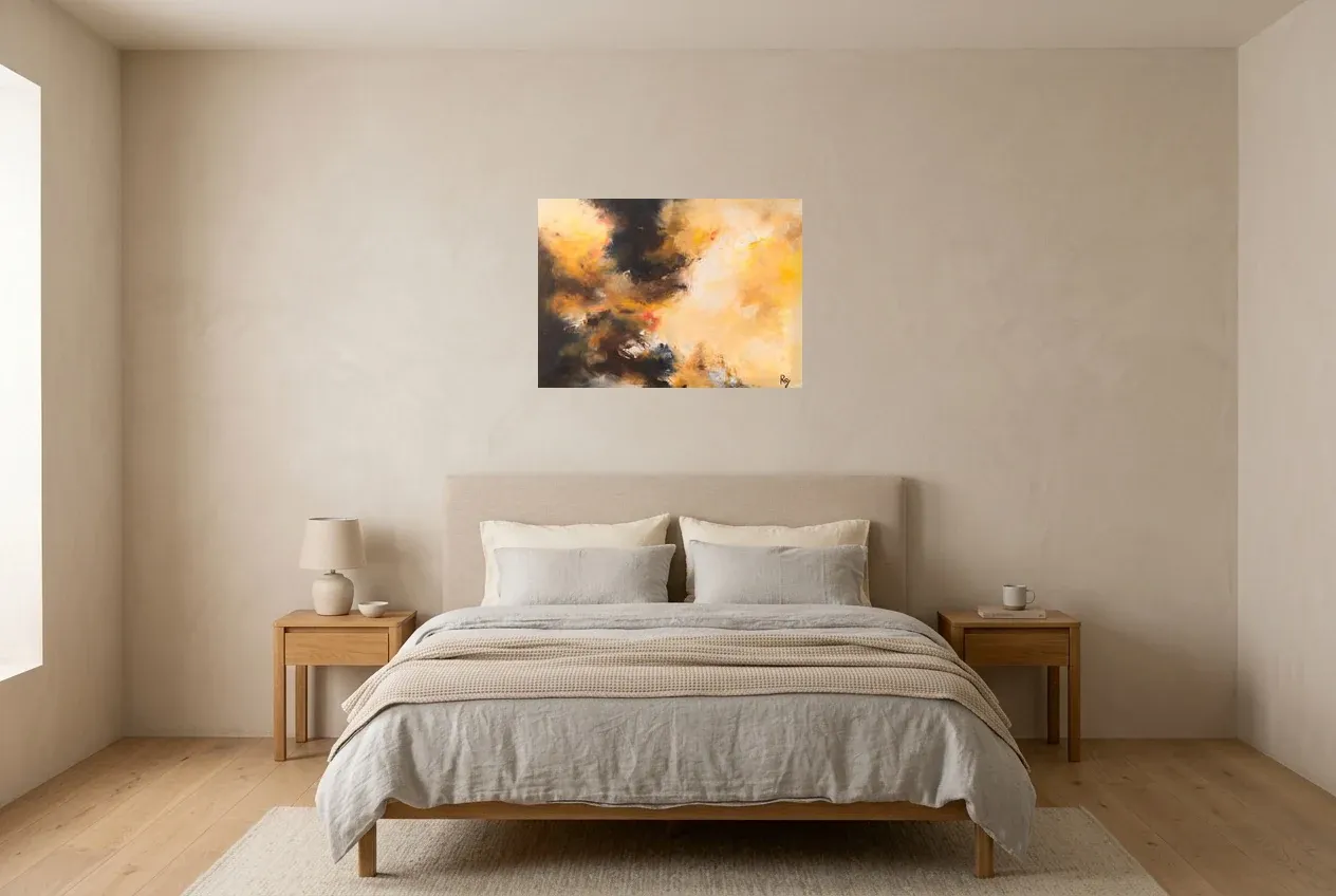 Tableau Abstrait Jaune 66 “l’Espoir”, peinture originale à l'huile par Régine Gardan, 70 × 50 cm, tableau jaune accroché dans une chambre