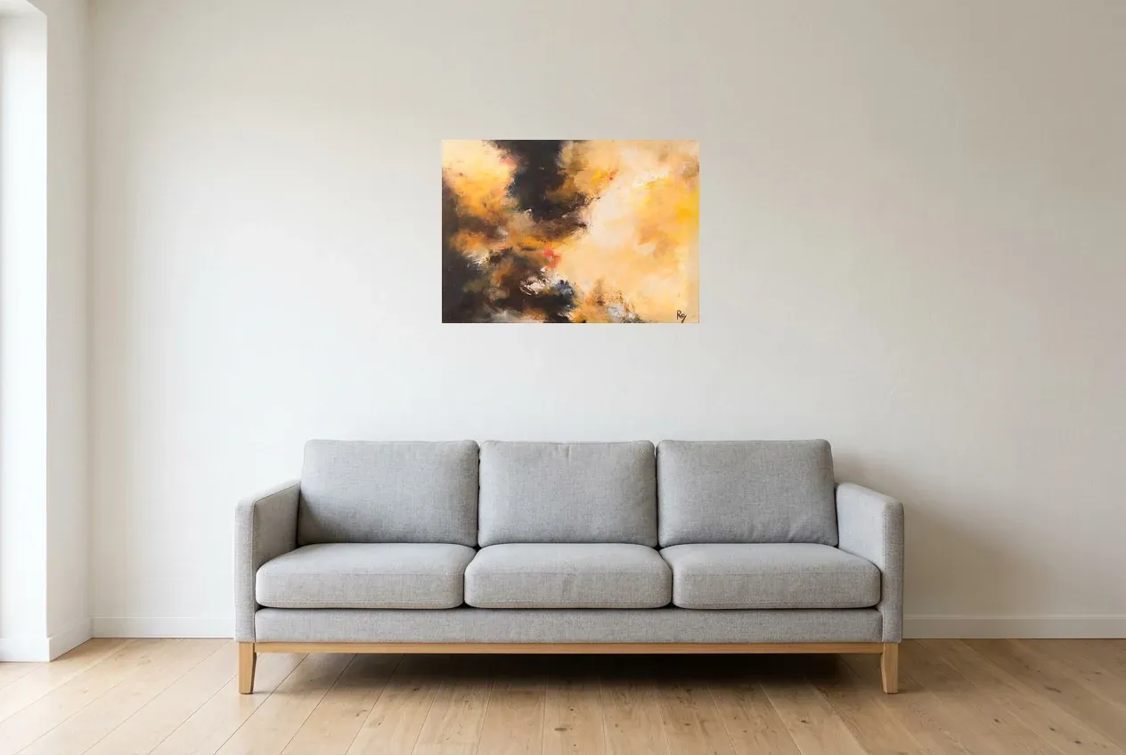 Tableau Abstrait Jaune 66 “l’Espoir”, peinture originale à l'huile par Régine Gardan, 70 × 50 cm, tableau jaune accroché dans un salon