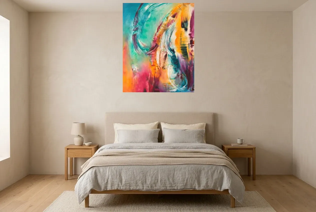 Tableau Abstrait Multicolore 74 “Rêve Idyllique”, peinture originale à l'huile par Régine Gardan, 80 × 100 cm, tableau multicolore accroché dans une chambre