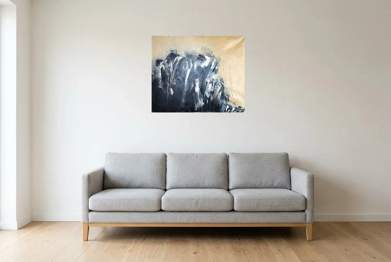 Tableau Abstrait Noir 170 “Onyx”, peinture originale à l'huile par Régine Gardan, 73 × 60 cm, tableau noir accroché dans un salon