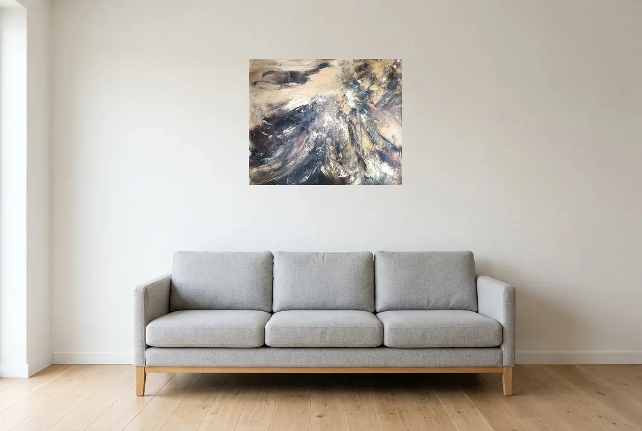 Tableau Abstrait Noir 172 “Plumes”, peinture originale à l'huile par Régine Gardan, 73 × 60 cm, tableau noir accroché dans un salon