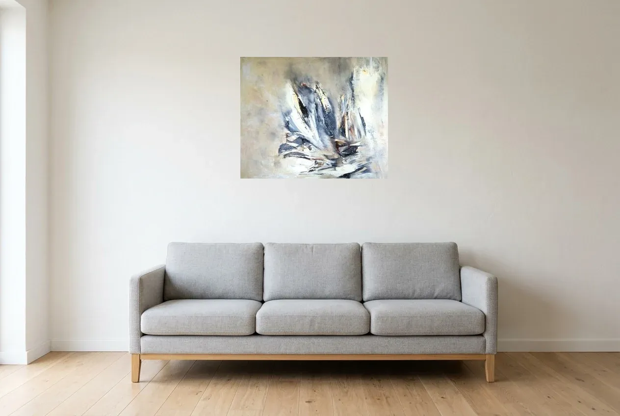 Tableau Abstrait Noir 200 “Liberté”, peinture originale à l'huile par Régine Gardan, 73 × 60 cm, tableau noir accroché dans un salon