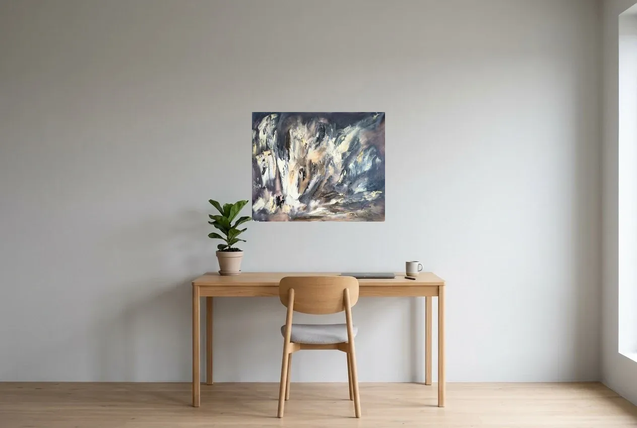 Tableau Abstrait Noir 231 “Émergence”, peinture originale à l'huile par Régine Gardan, 73 × 60 cm, tableau noir accroché dans un bureau