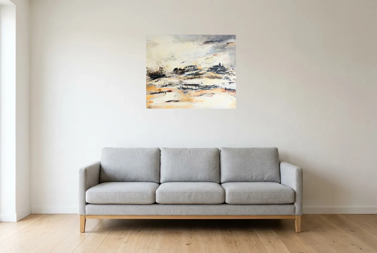 Tableau Abstrait Noir 232 “Pyrénées”, peinture originale à l'huile par Régine Gardan, 73 × 60 cm, tableau noir accroché dans un salon