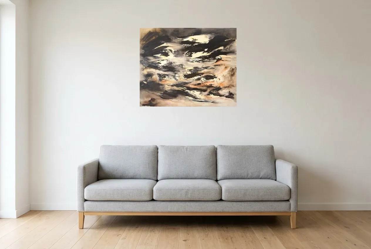 Tableau Abstrait Noir 52 “Ascension”, peinture originale à l'huile par Régine Gardan, 80 × 65 cm, tableau noir accroché dans un salon