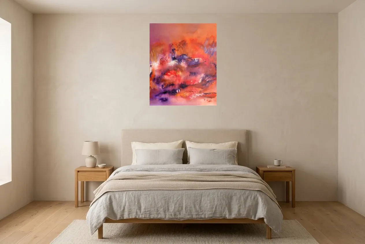 Tableau Abstrait Rose 220 “Chaleur Rosâtre”, peinture originale à l'huile par Régine Gardan, 65 × 80 cm, tableau rose accroché dans une chambre