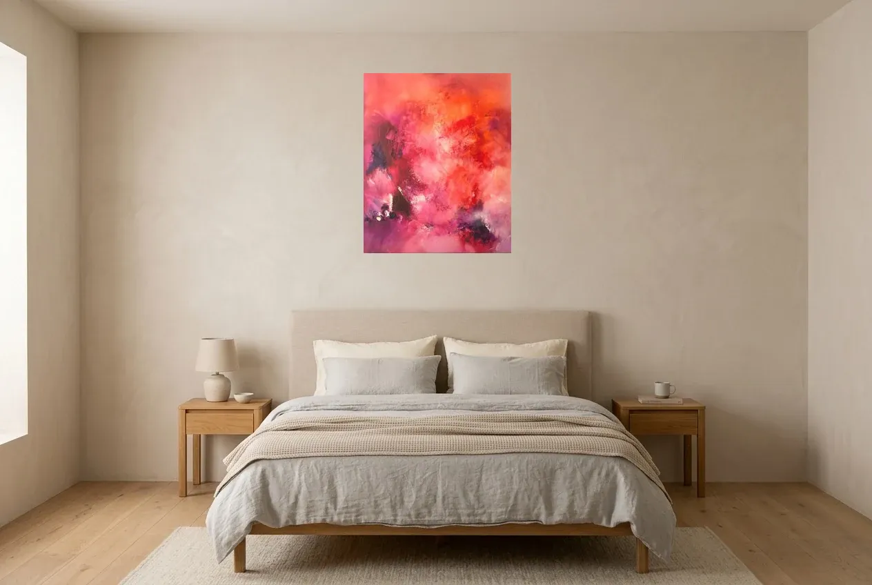 Tableau Abstrait Rose 37 “Nostalgie”, peinture originale à l'huile par Régine Gardan, 60 × 73 cm, tableau rose accroché dans une chambre