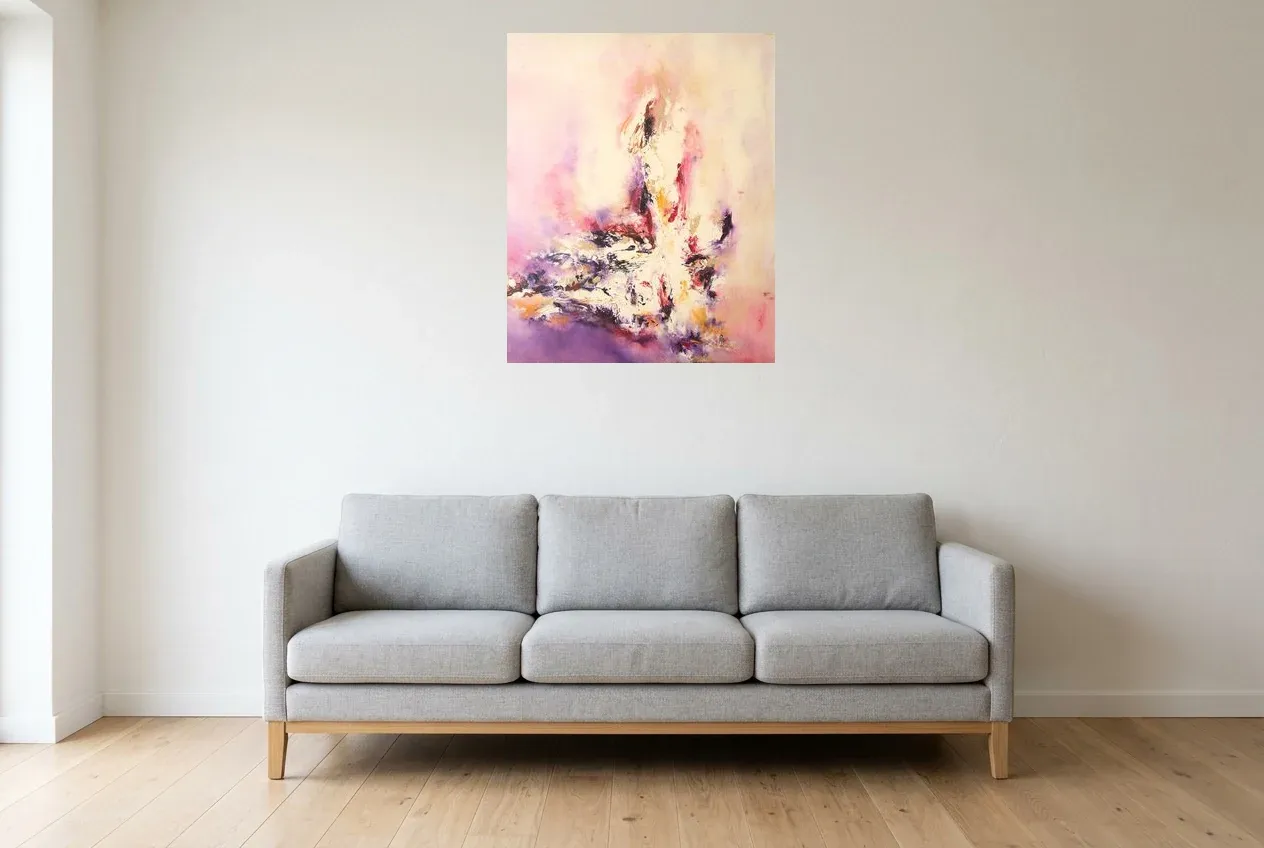 Tableau Abstrait Rose 49 “Feu Blanc”, peinture originale à l'huile par Régine Gardan, 65 × 80 cm, tableau rose accroché dans un salon