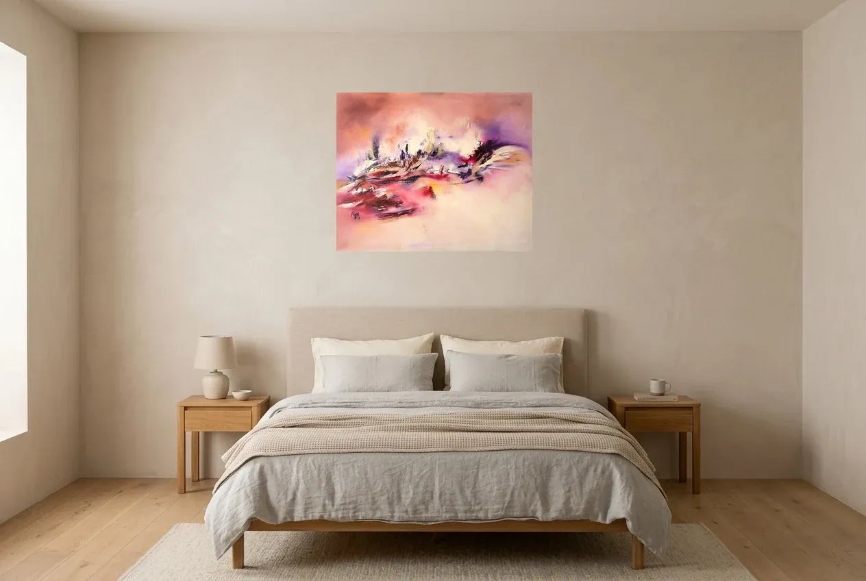 Tableau Abstrait Rose 55 “Illusion Magique”, peinture originale à l'huile par Régine Gardan, 80 × 65 cm, tableau rose accroché dans une chambre