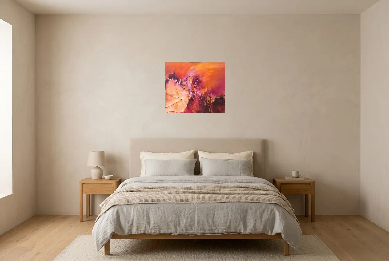 Tableau Abstrait Rouge 113 “Symbiose”, peinture originale à l'huile par Régine Gardan, 55 × 46 cm, tableau rouge accroché dans une chambre