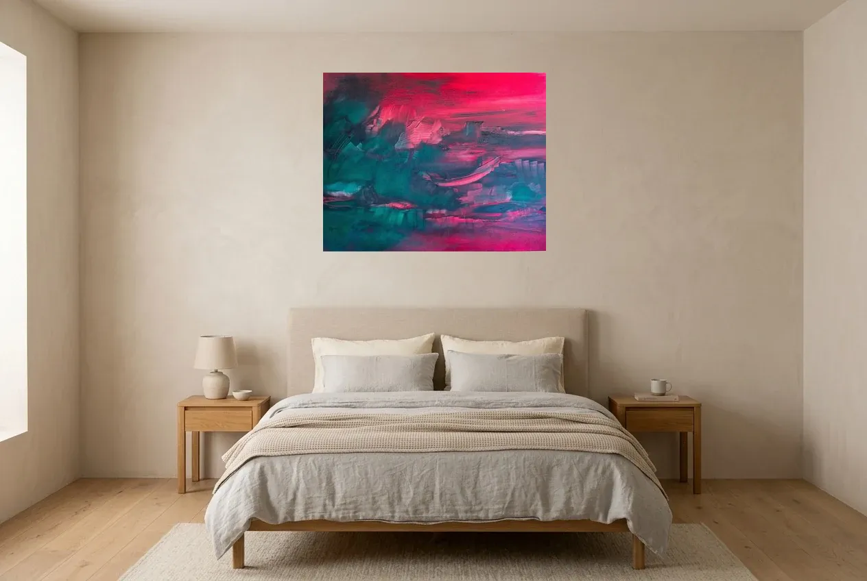 Tableau Abstrait Rouge 126 “Brouillard Pourpre”, peinture originale à l'huile par Régine Gardan, 91 × 73 cm, tableau rouge accroché dans une chambre