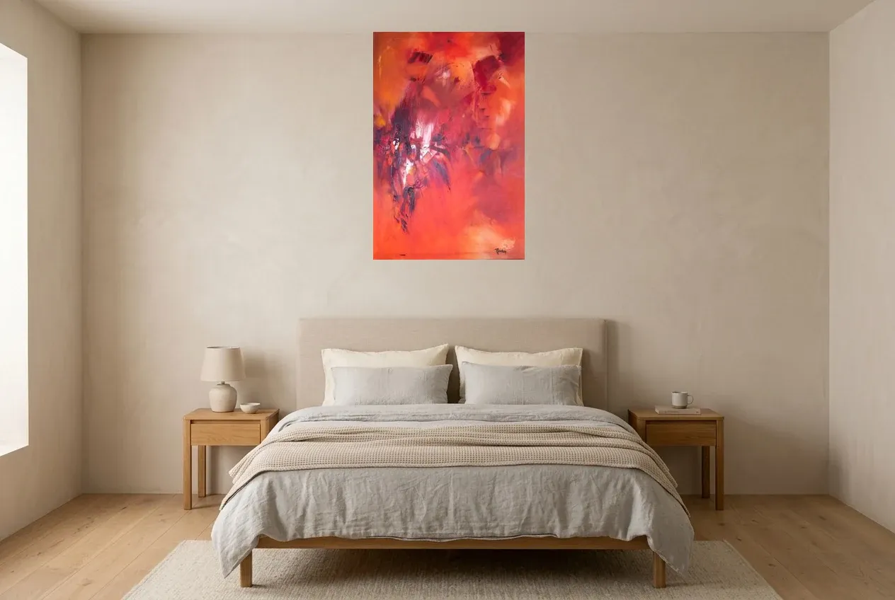 Tableau Abstrait Rouge 133 “île de Pâques”, peinture originale à l'huile par Régine Gardan, 60 × 90 cm, tableau rouge accroché dans une chambre