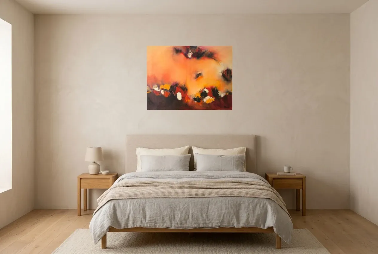 Tableau Abstrait Rouge 18 “Flamboyant”, peinture originale à l'huile par Régine Gardan, 80 × 60 cm, tableau rouge accroché dans une chambre