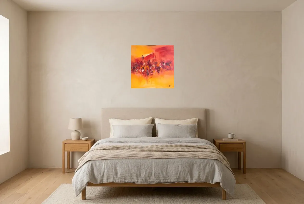 Tableau Abstrait Rouge 208 “Jaguar”, peinture originale à l'huile par Régine Gardan, 50 × 50 cm, tableau rouge accroché dans une chambre