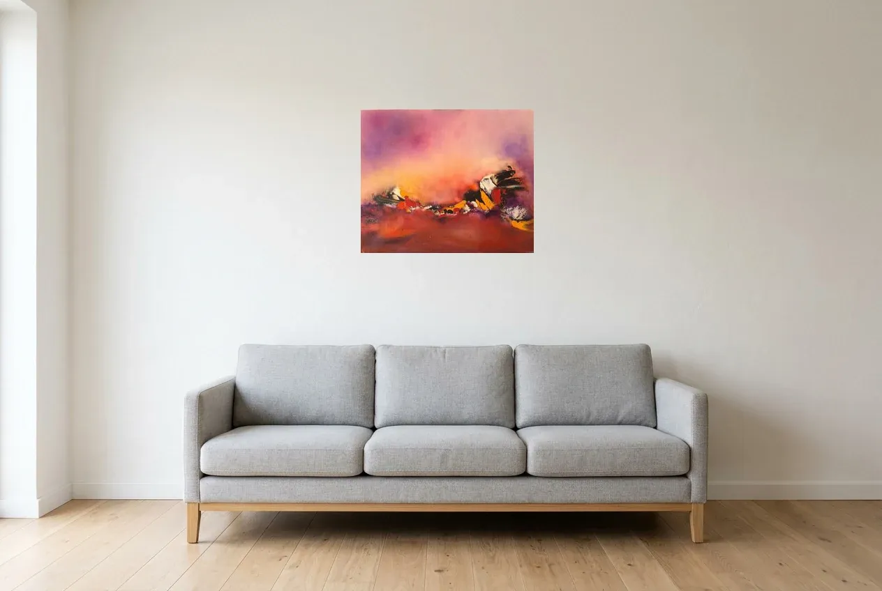 Tableau Abstrait Rouge 84 “Amour”, peinture originale à l'huile par Régine Gardan, 60 × 50 cm, tableau rouge accroché dans un salon