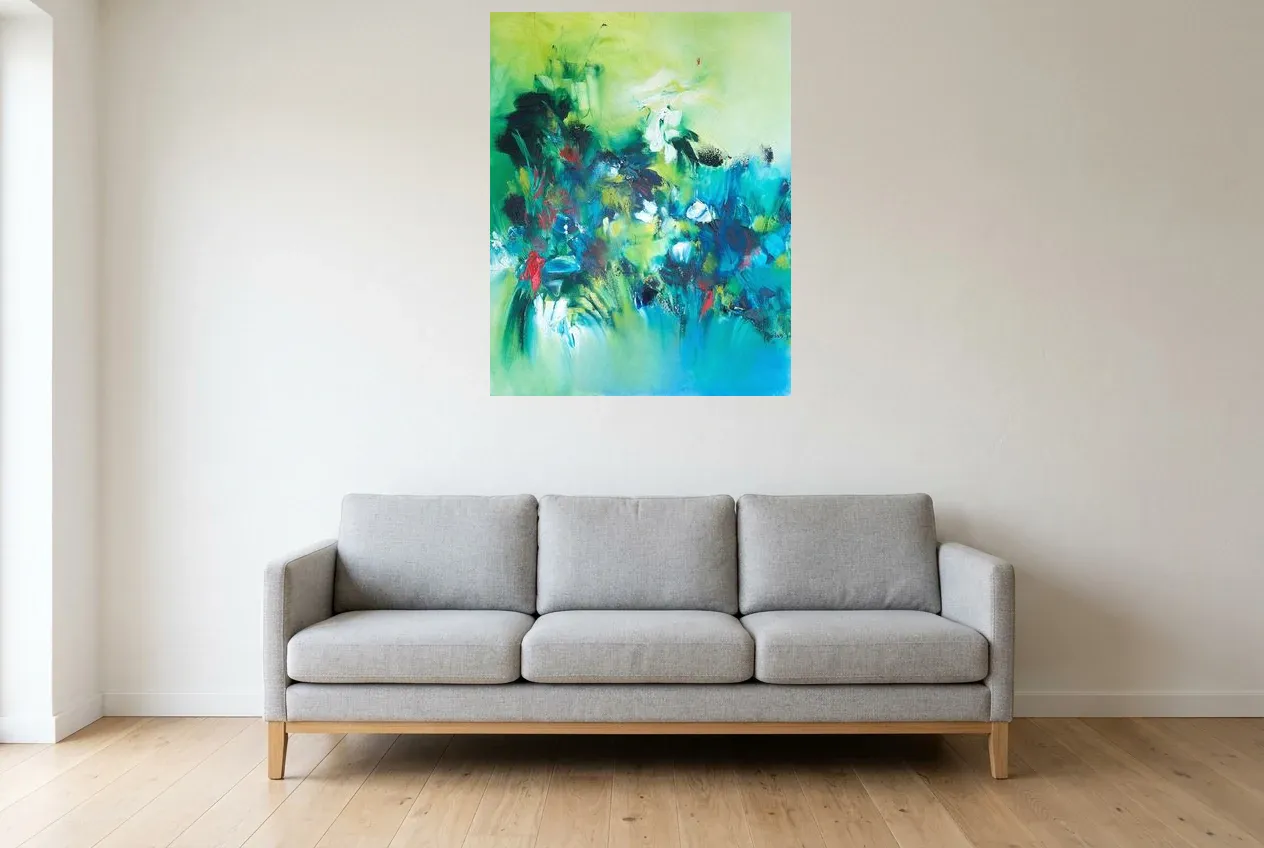 Tableau Abstrait Vert 124 “Fraicheur”, peinture originale à l'huile par Régine Gardan, 73 × 93 cm, tableau vert accroché dans un salon