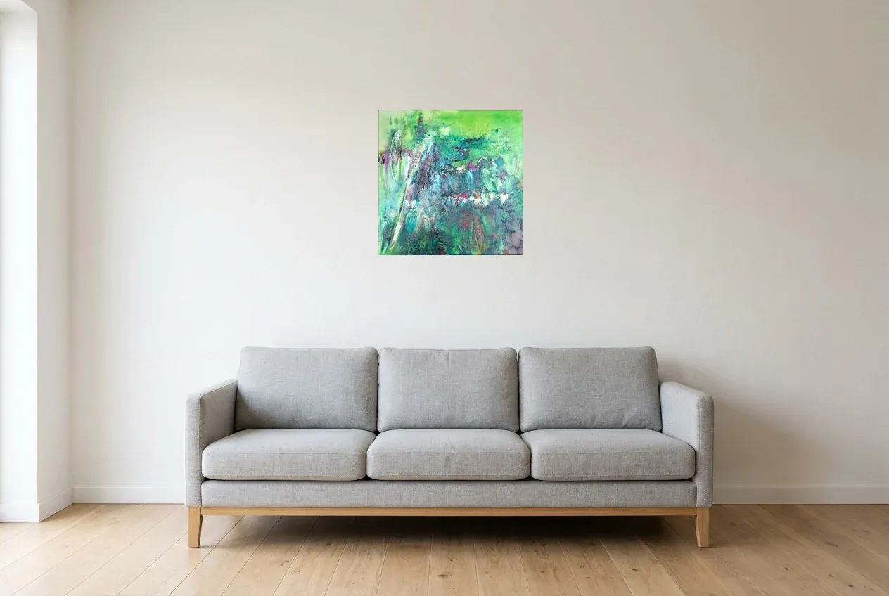 Tableau Abstrait Vert 207 “Marécage”, peinture originale à l'huile par Régine Gardan, 50 × 50 cm, tableau vert accroché dans un salon