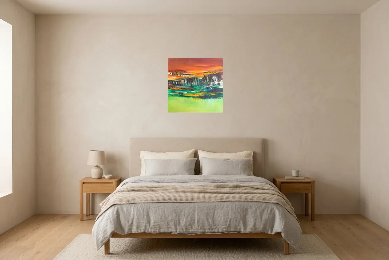 Tableau Abstrait Vert 211 “Horizon”, peinture originale à l'huile par Régine Gardan, 50 × 50 cm, tableau vert accroché dans une chambre