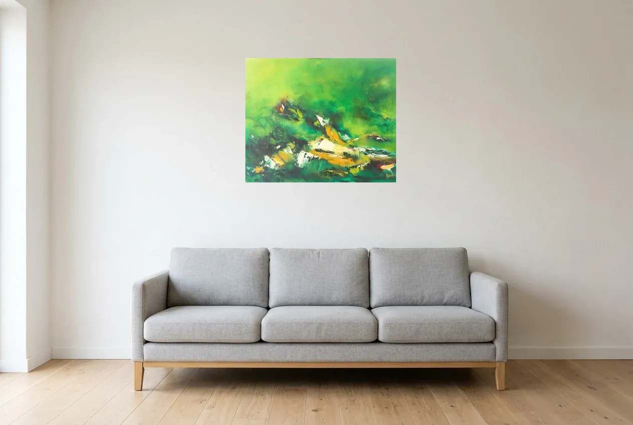 Tableau Abstrait Vert 64 “Plénitude”, peinture originale à l'huile par Régine Gardan, 73 × 60 cm, tableau vert accroché dans un salon