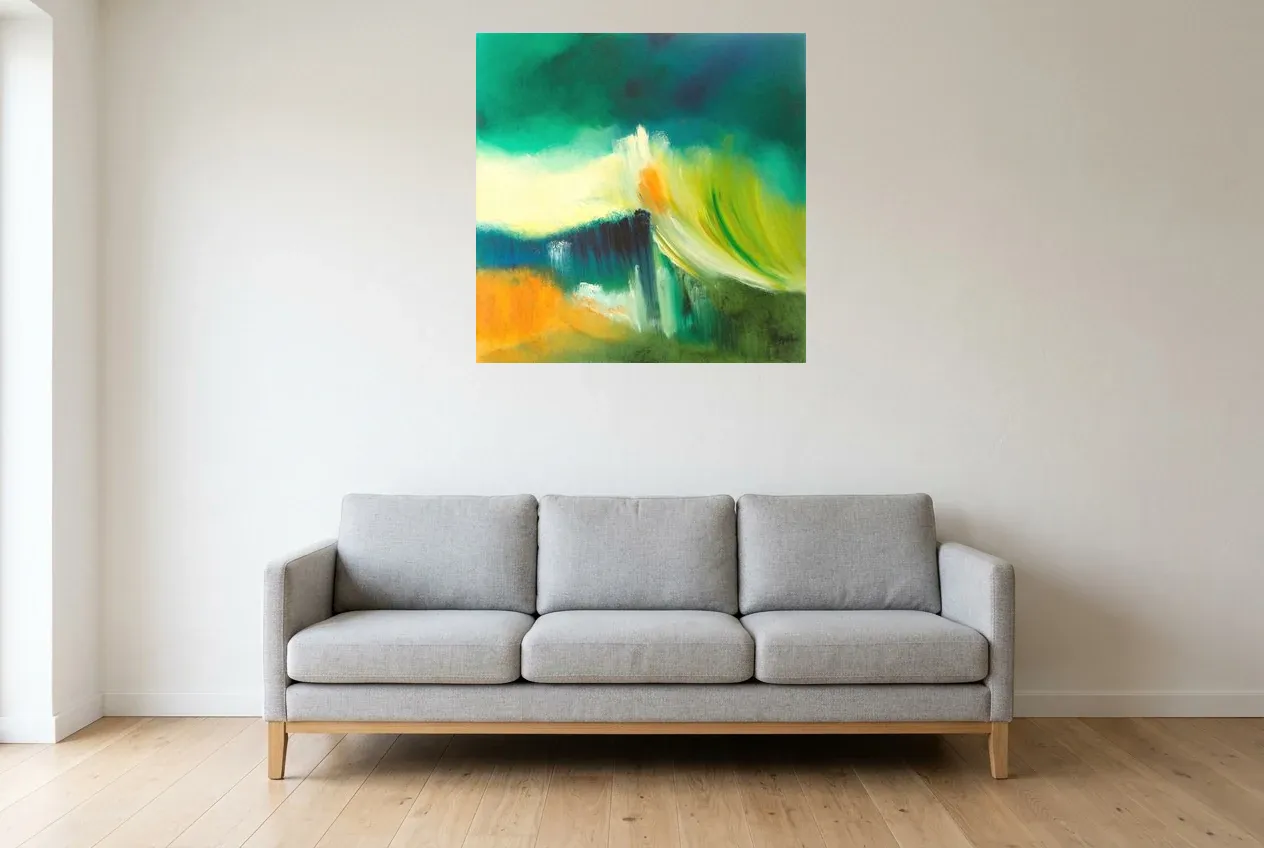 Tableau Abstrait Vert 73 “Envol”, peinture originale à l'huile par Régine Gardan, 80 × 80 cm, tableau vert accroché dans un salon