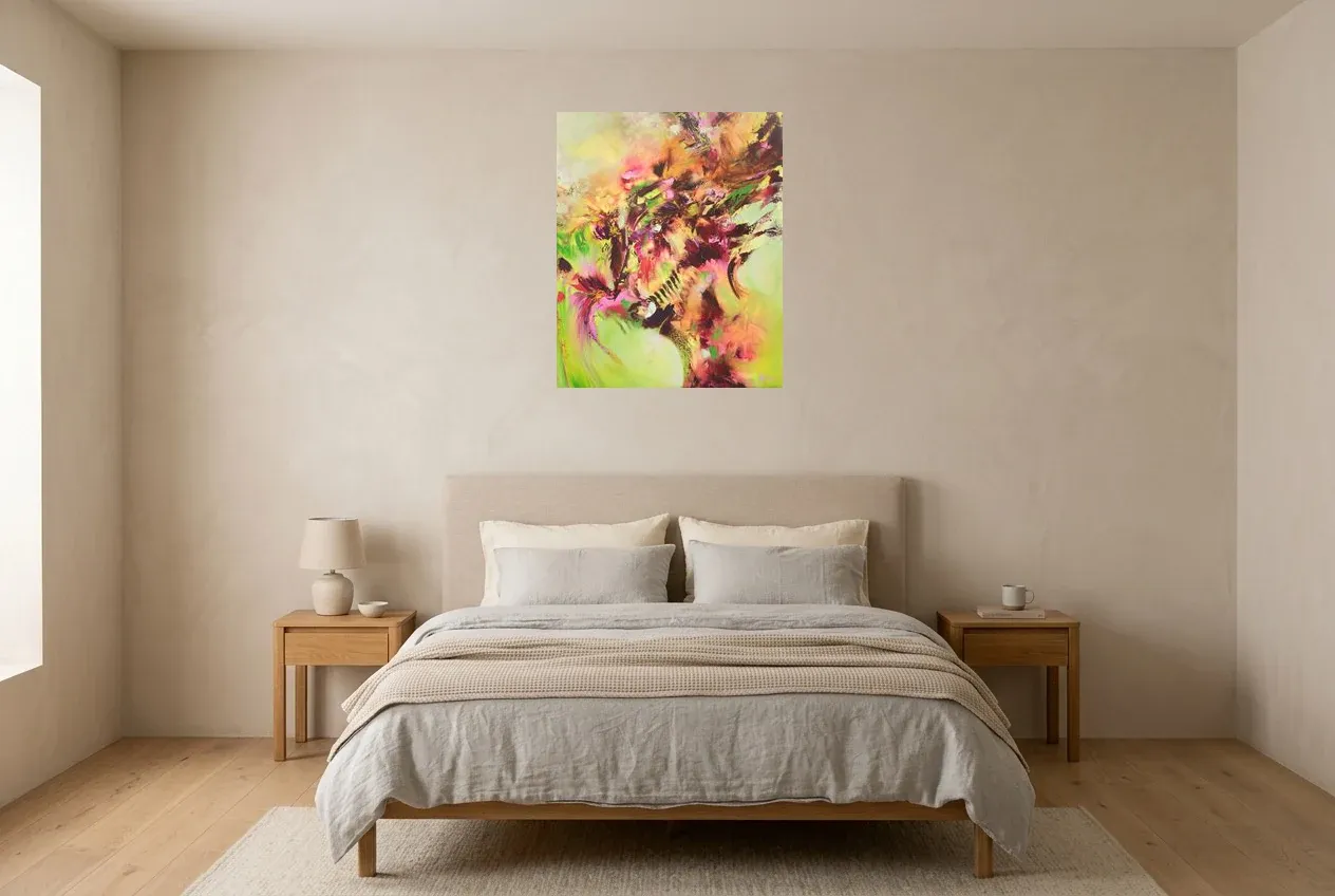 Tableau Abstrait Vert 90 “Arbre De Vie”, peinture originale à l'huile par Régine Gardan, 60 × 73 cm, tableau vert accroché dans une chambre
